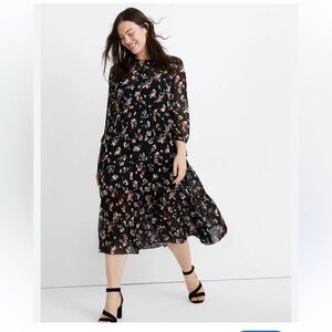 Madewell Sheer button front tiered dress in Carnation Toss EUC